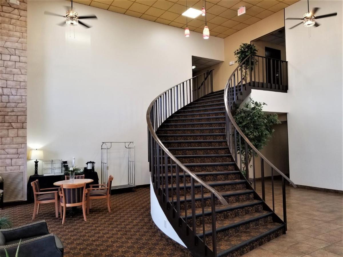 Hotel Hutchi Bell South Hutchinson Zewnętrze zdjęcie