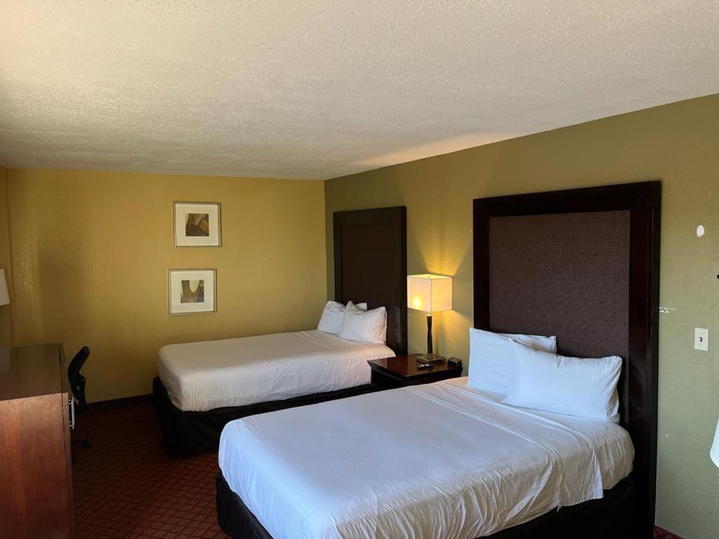 Hotel Hutchi Bell South Hutchinson Zewnętrze zdjęcie